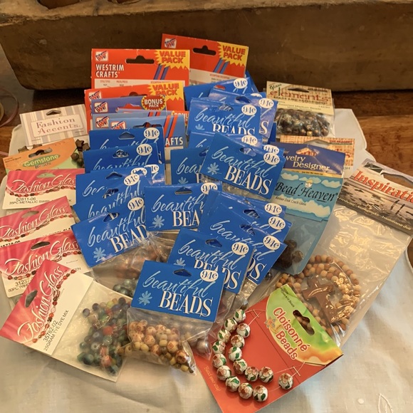 35 packets of beads to create your own custom jewelry. - Picture 3 of 7